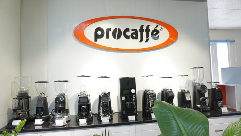 Nên mua máy pha cà phê espresso cũ hay thuê máy?