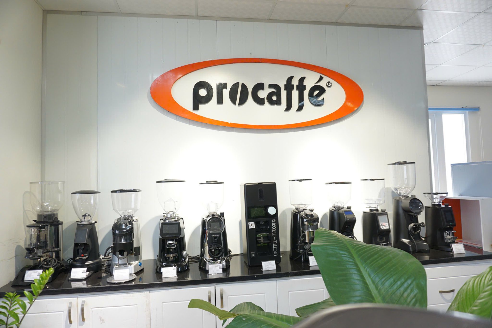 Nên mua máy pha cà phê espresso cũ hay thuê máy?