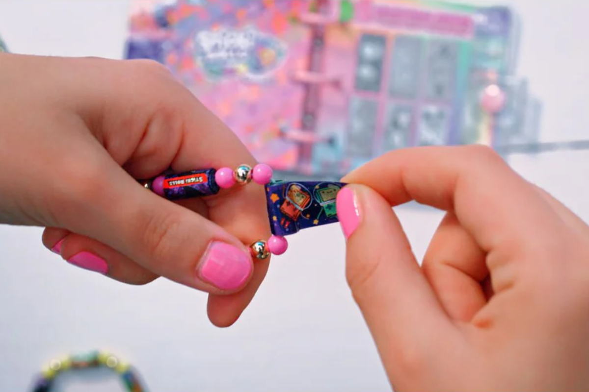 sticker-sticki-rolls-vong-tay-suu-tam-giup-be-sang-tao