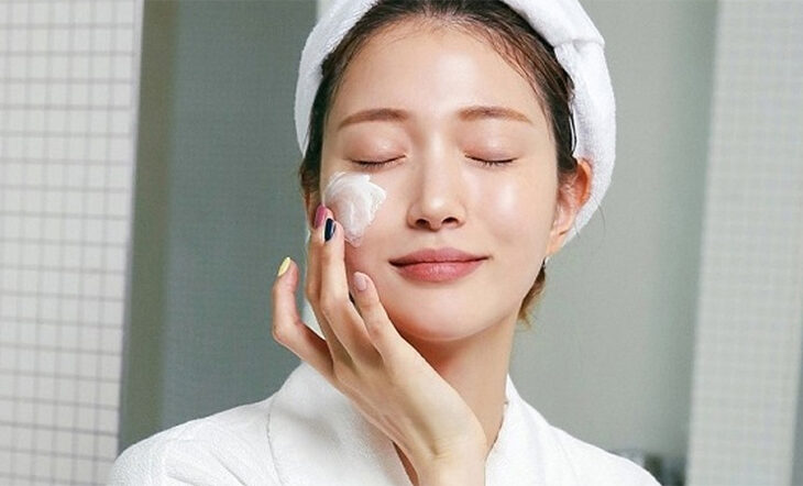 Cách trị mụn ẩn đầu đen hiệu quả từ bác sĩ da liễu Hà Nội